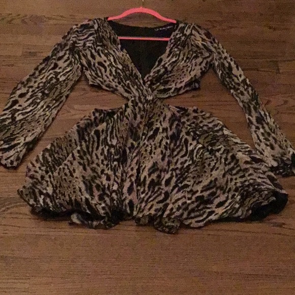 LEOPARD DRESS CUT OUT SIDES, PARTY DRESS. - Picture 6 of 6